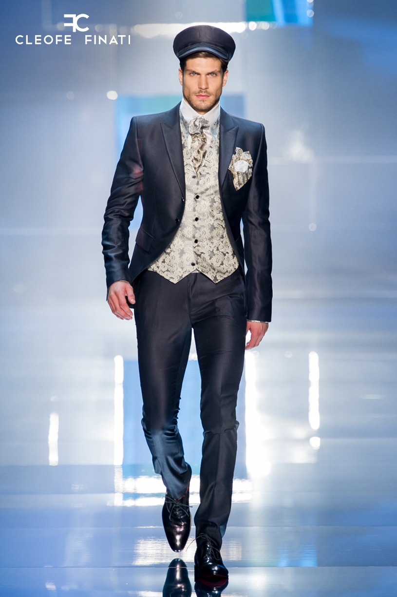 Elia Fongaro wears a Cleofe Finati suit