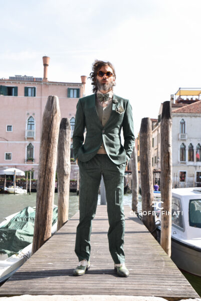 Green men's wedding suit LEONARDO SCIASCIA by Cleofe Finati